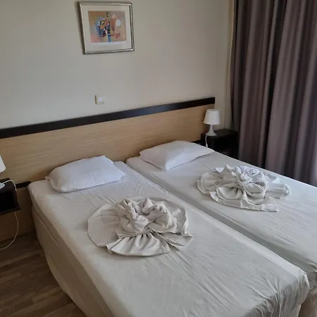 公寓式酒店 - With A Large Terrace And Direct Access To The Sea *