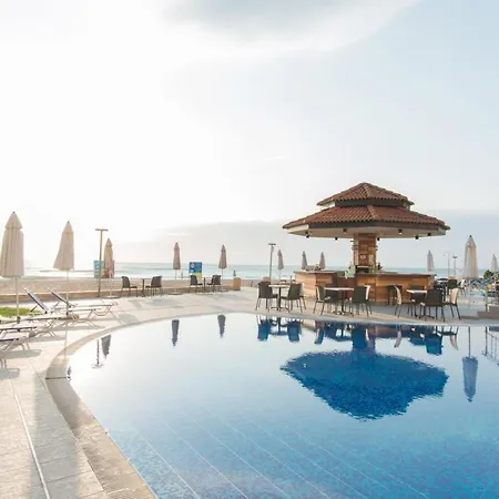 - With A Large Terrace And Direct Access To The Sea Aparthotel *