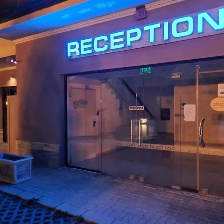 - With A Large Terrace And Direct Access To The Sea * אובזור
